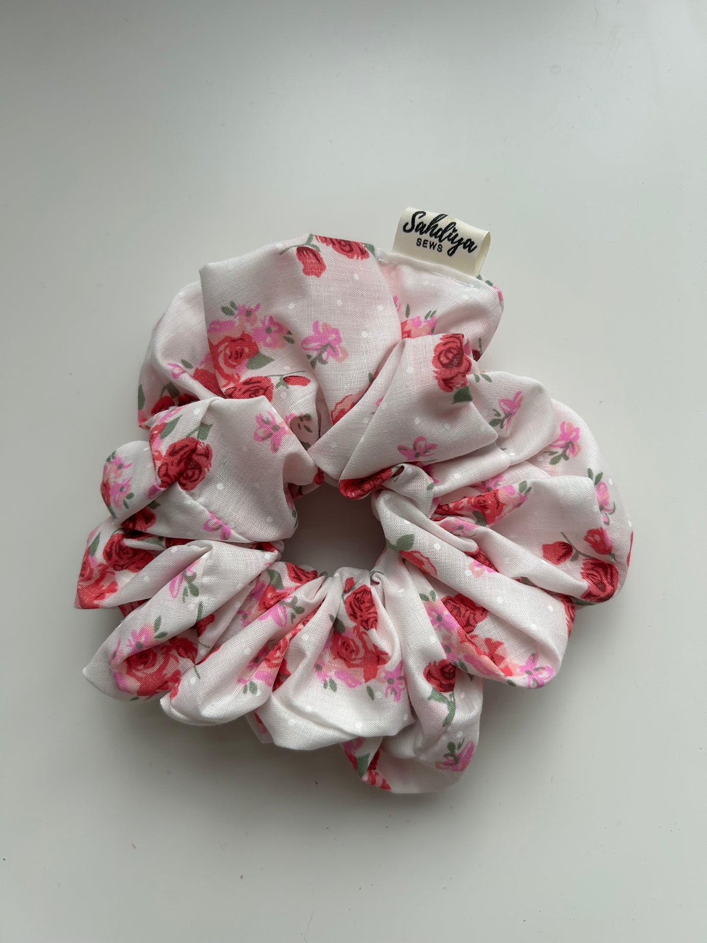 Scrunchie- pink & white floral