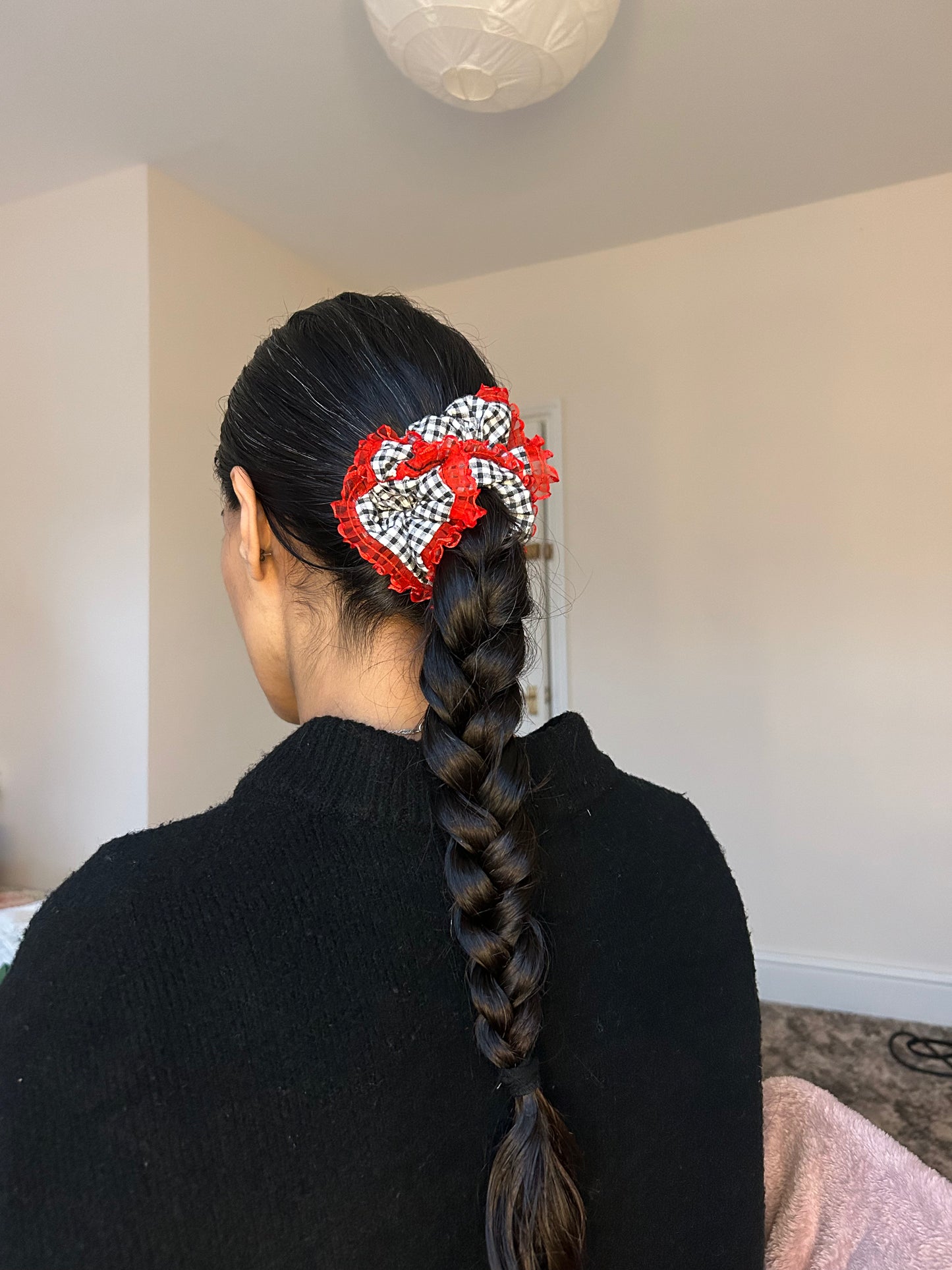 Gingham lace scrunchie