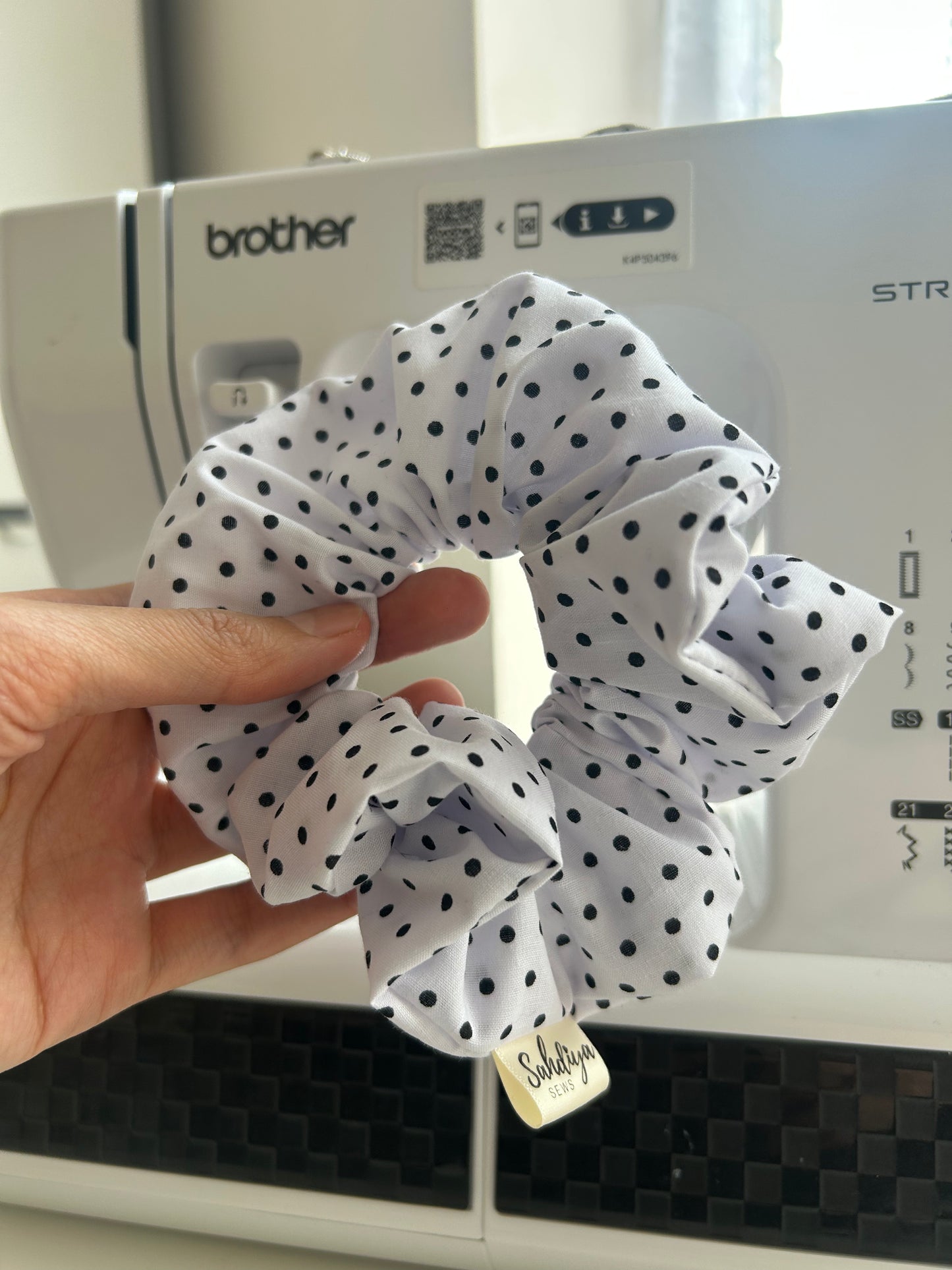 Hidden pocket scrunchie