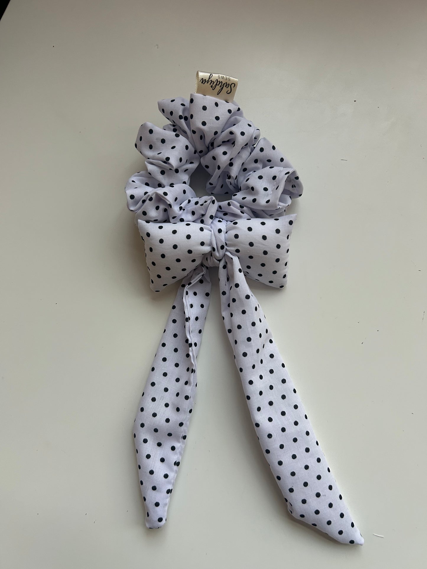 Bow scrunchie