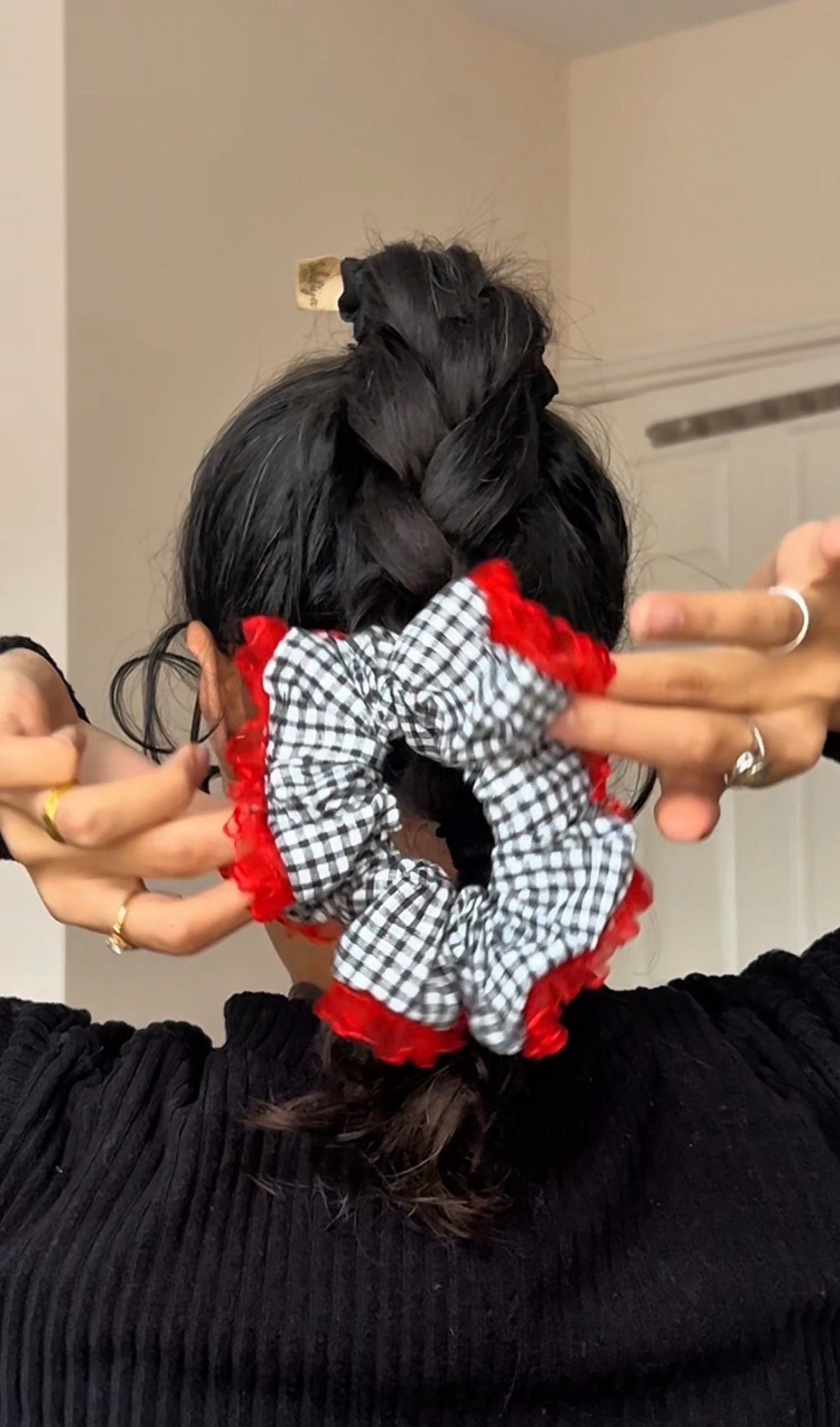 Gingham lace scrunchie