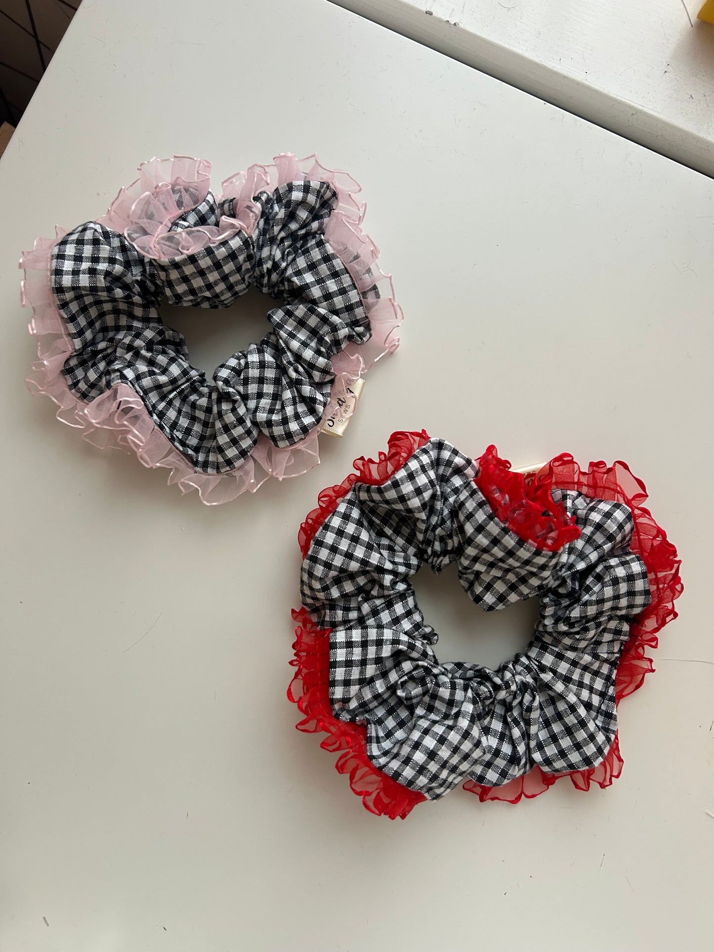Gingham lace scrunchie
