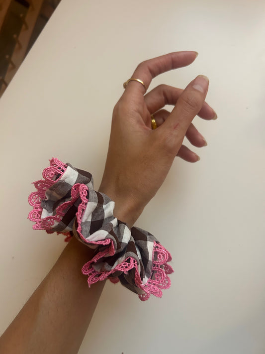 Brown gingham with pink lace