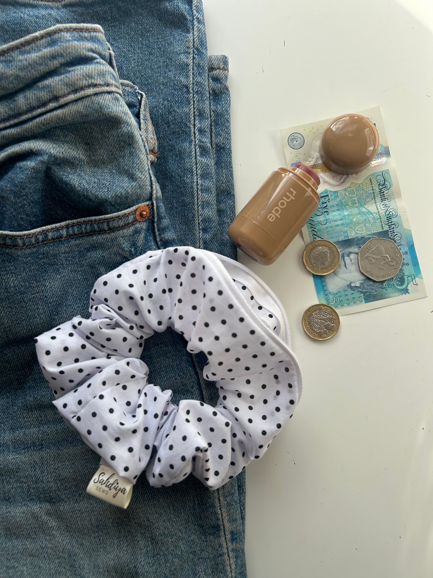 Hidden pocket scrunchie