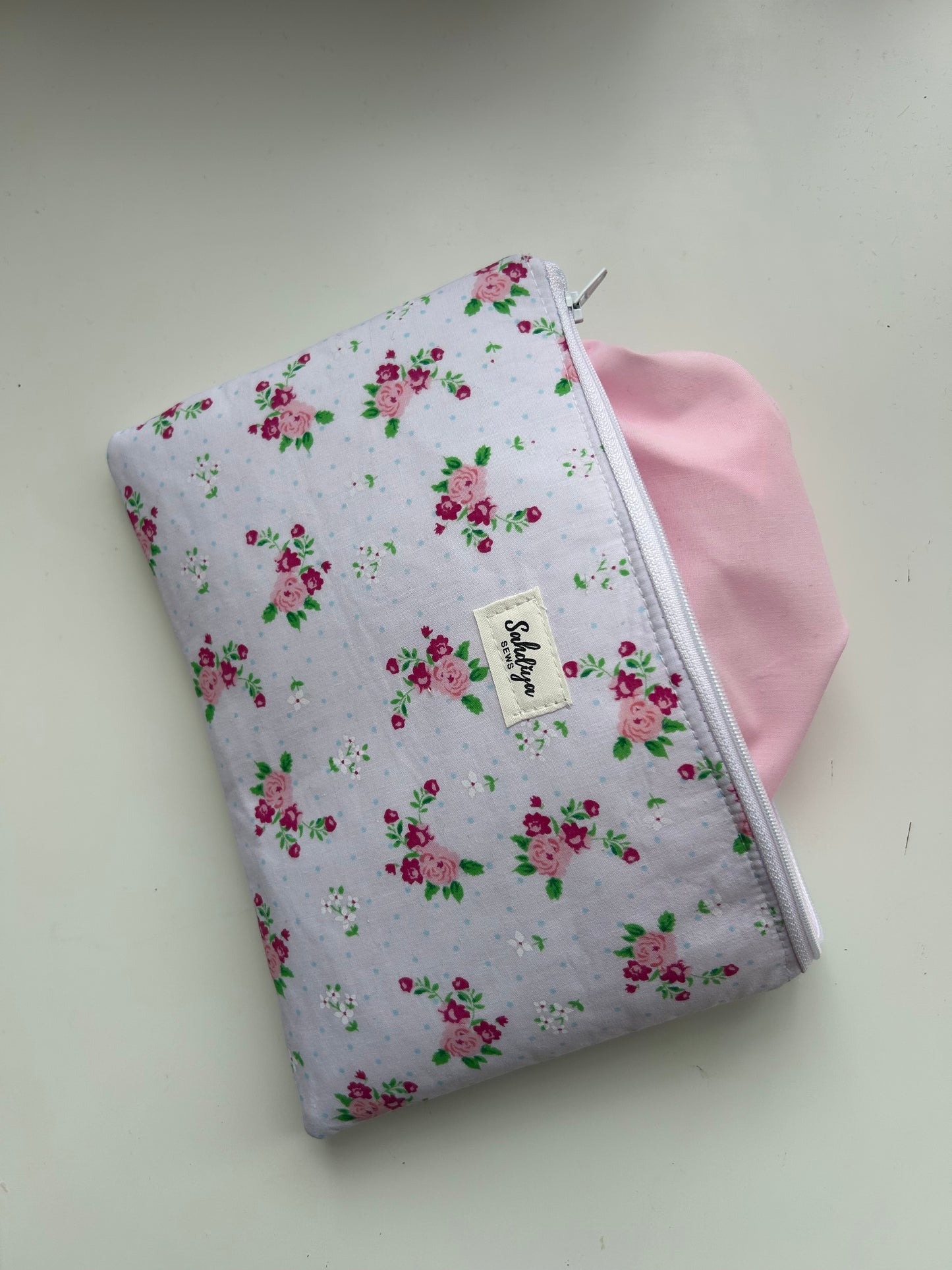 Floral makeup pouch | Pink & white cosmetic bag | Everyday essentials organiser | Travel beauty pouch